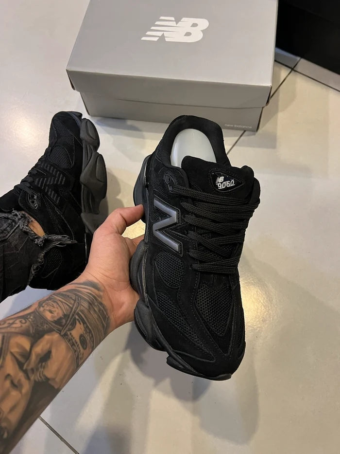 New 9060 Unisex – Black (New Release)